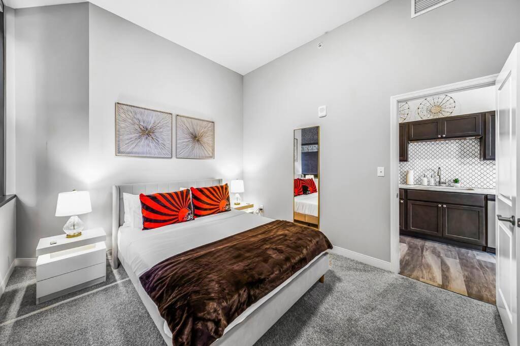 Heart Of Dt With Corner View And With Free Pool & Steam 307 Apartman Cleveland Kültér fotó